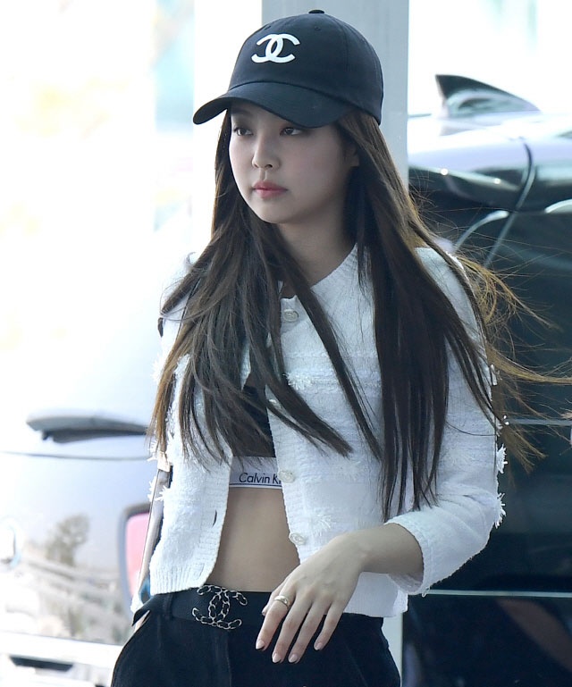 sao nữ Kpop gợi ý cách phối đồ với áo lót thể thao ảnh 3 sao nu Kpop goi y cach phoi do voi ao lot the thao anh 3