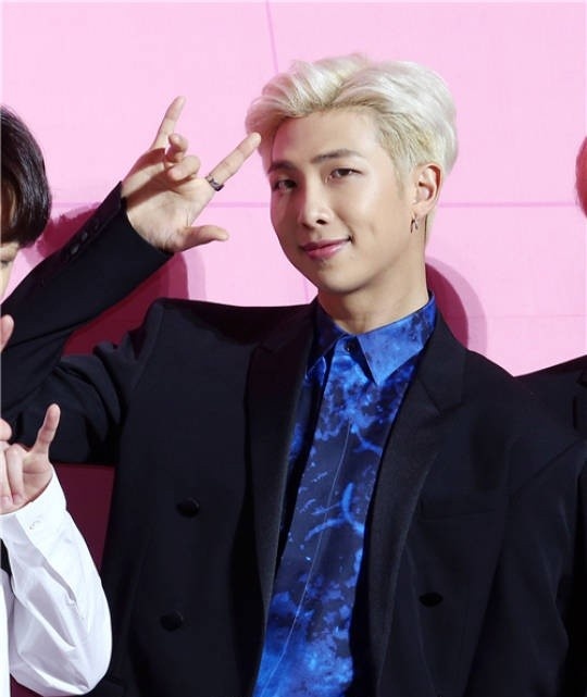 BTS nhuộm tóc vàng ảnh 5 BTS nhuom toc vang anh 5