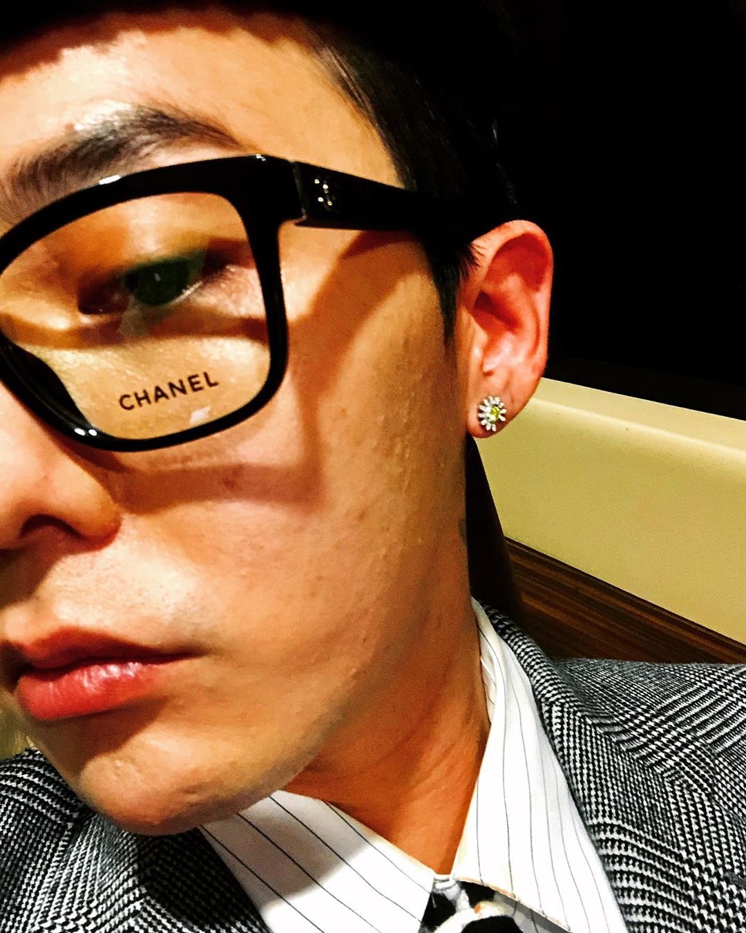 Gdragon diện suit lịch lãm ảnh 2 Gdragon dien suit lich lam anh 2
