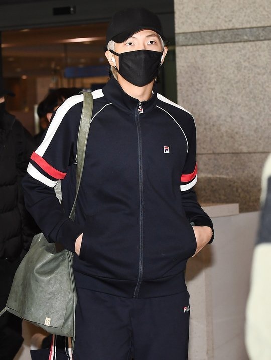 jhope diện đồ ngủ gần 1000 USD  ảnh 6 jhope dien do ngu gan 1000 USD anh 6