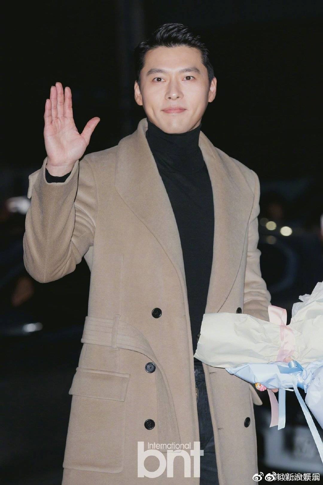 son ye jin và hyun bin mặc đồ cùng tông màu ảnh 3 son ye jin va hyun bin mac do cung tong mau anh 3