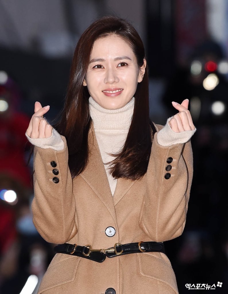 son ye jin và hyun bin mặc đồ cùng tông màu ảnh 2 son ye jin va hyun bin mac do cung tong mau anh 2