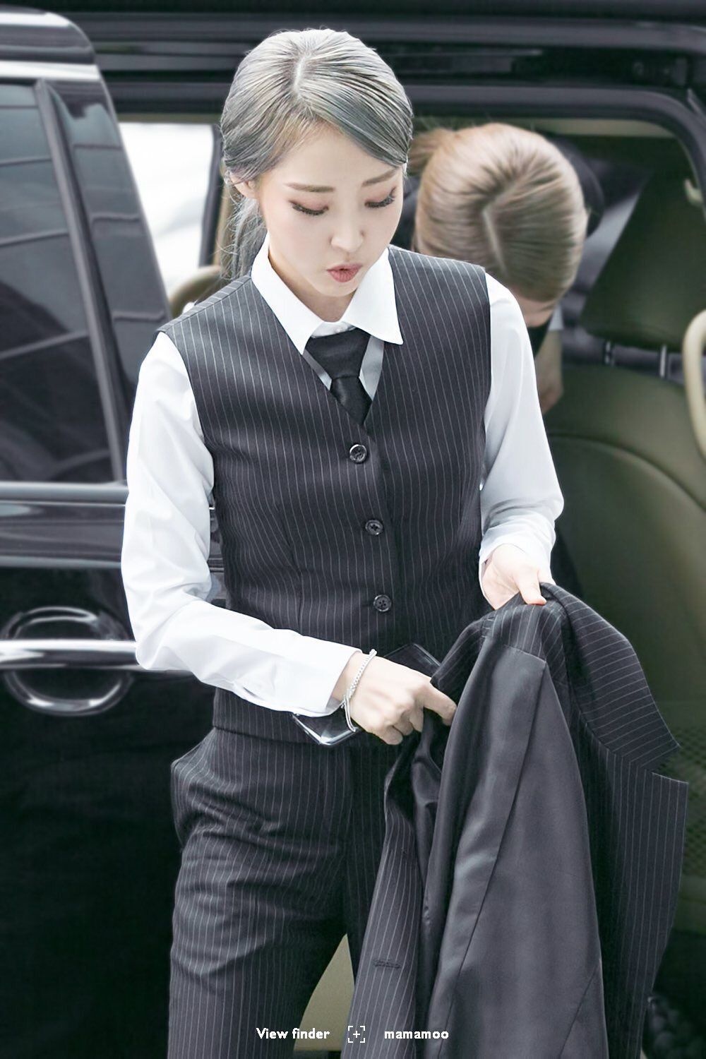 ve nam tinh khi dien suit cua mamamoo anh 8