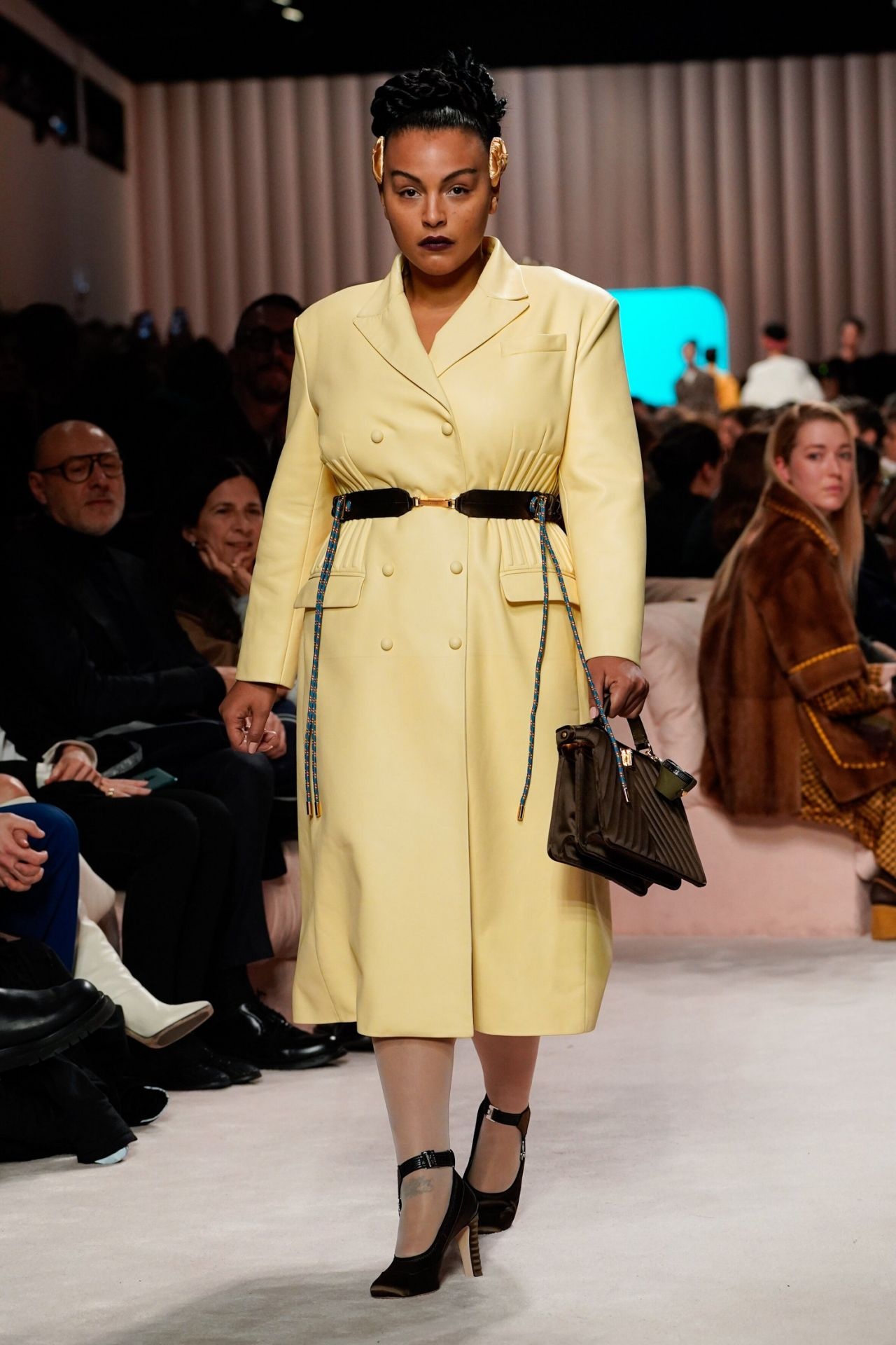 show dien thuoc tuan le thoi trang milan anh 9