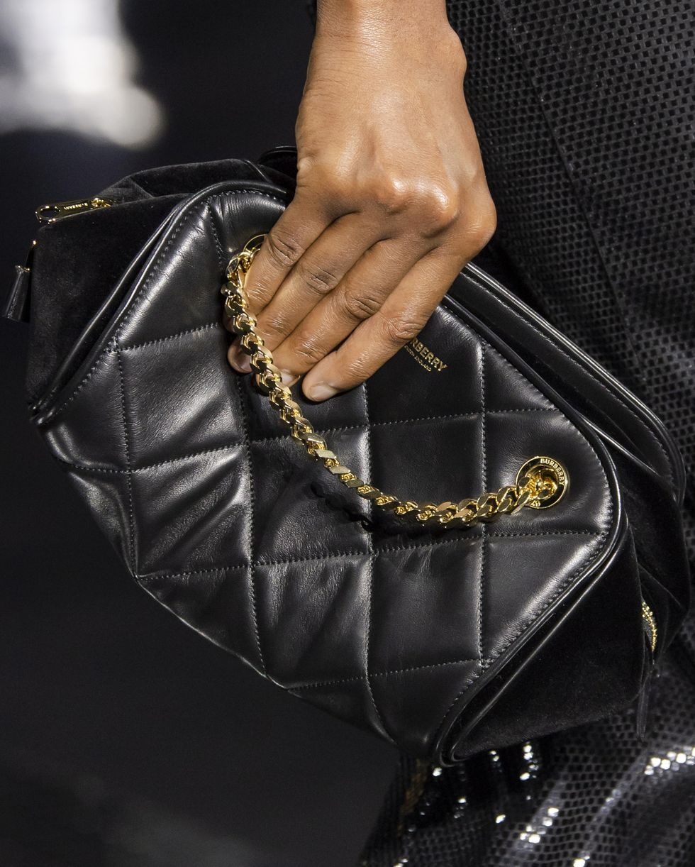 10 mẫu túi xu hướng của năm 2020 ảnh 10 10 mau tui xu huong cua nam 2020 anh 10