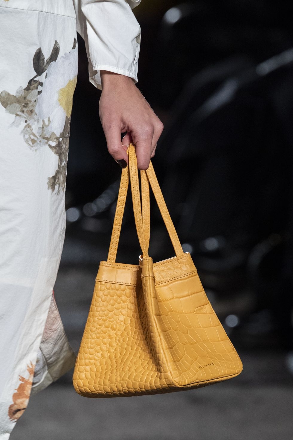 10 mẫu túi xu hướng của năm 2020 ảnh 17 10 mau tui xu huong cua nam 2020 anh 17