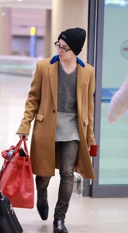 những mẫu túi đắt nhất của G-Dragon ảnh 1 nhung mau tui dat nhat cua G-Dragon anh 1