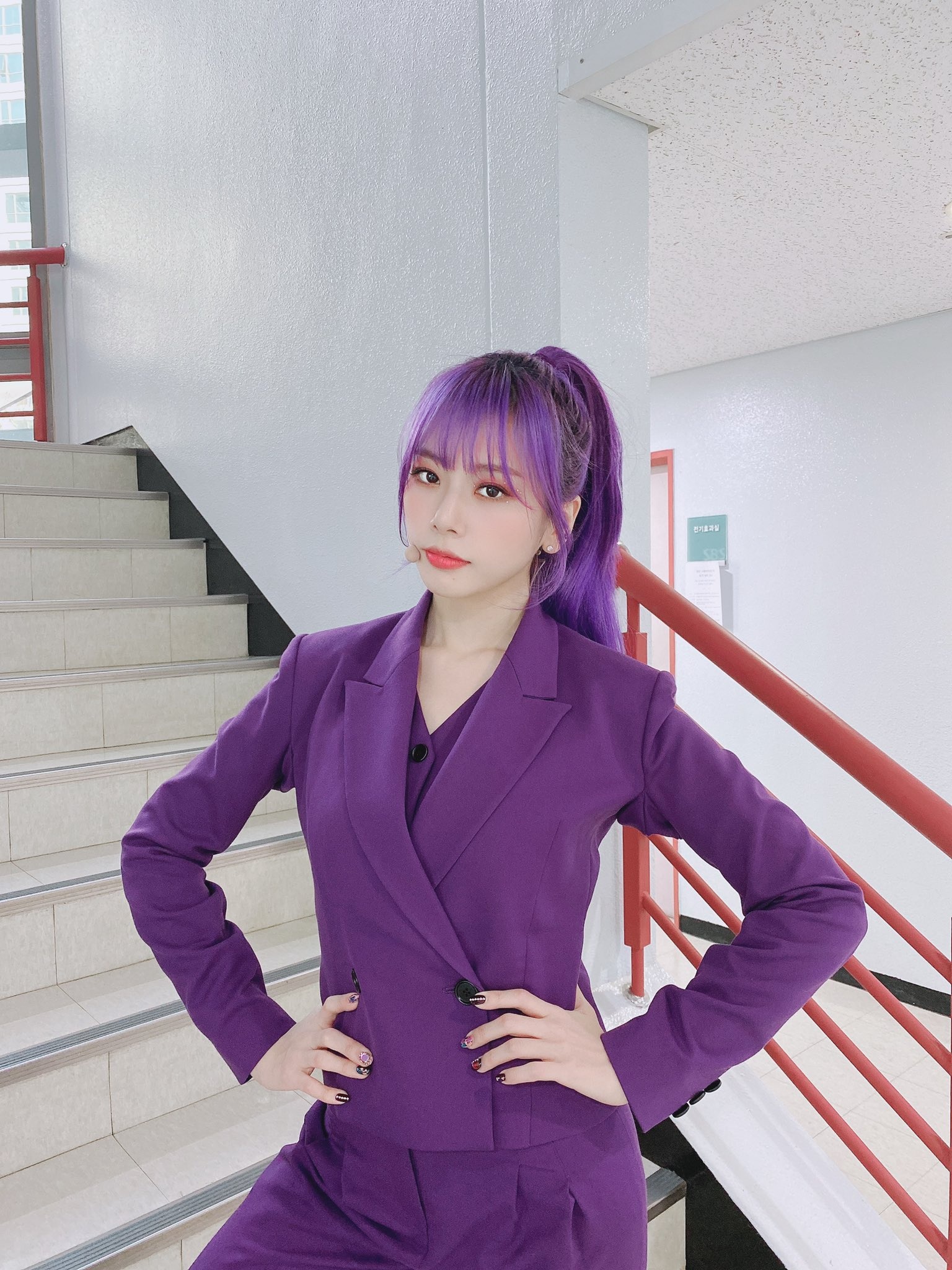 nữ thần tượng nổi tiếng vì tóc tím ảnh 7 nu than tuong noi tieng vi toc tim anh 7