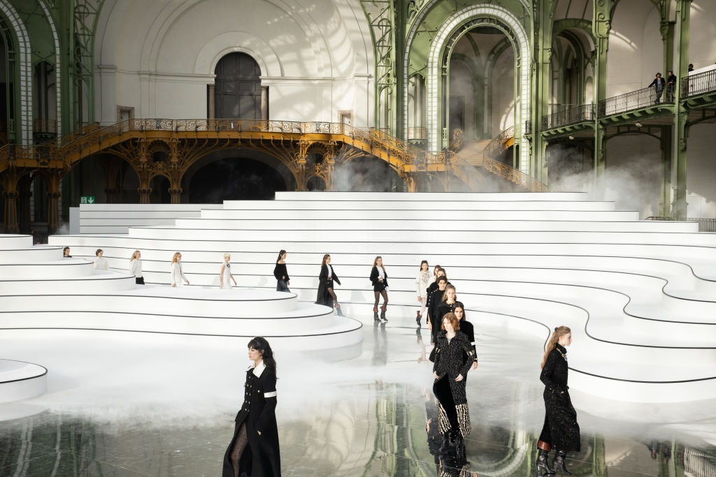 show dien giao thoa giua qua khu va hien tai anh 1