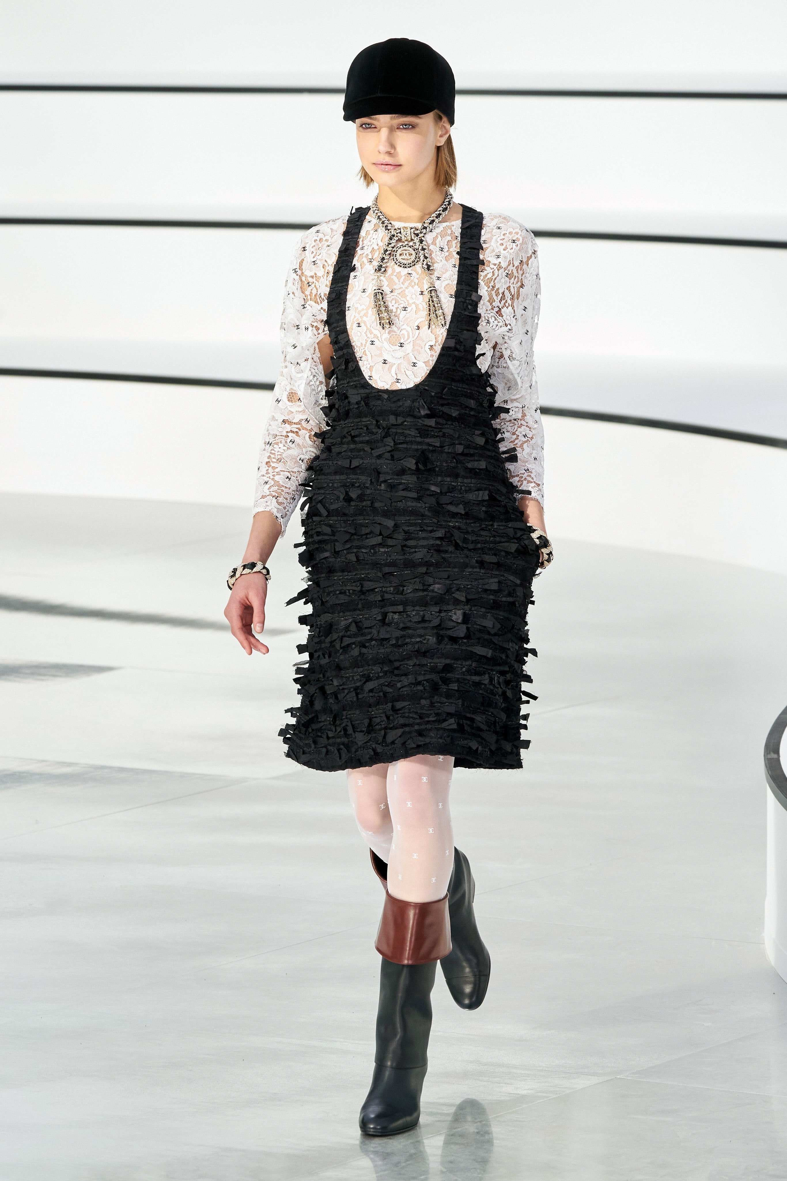 show dien giao thoa giua qua khu va hien tai anh 4