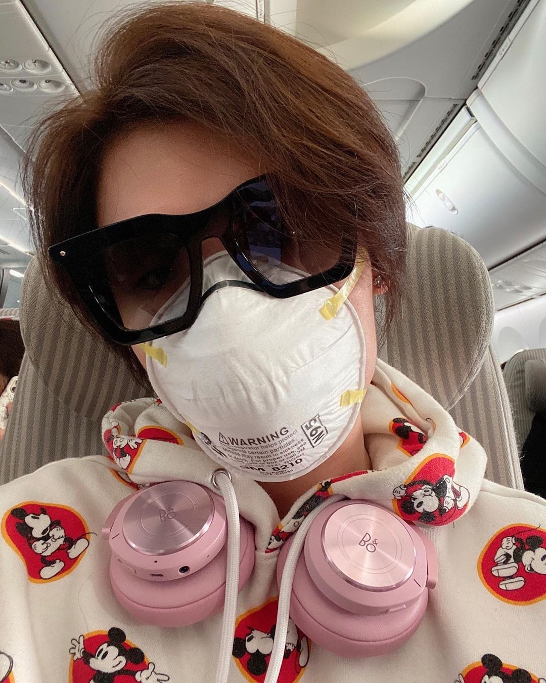 sao viet phoi do voi khau trang anh 13