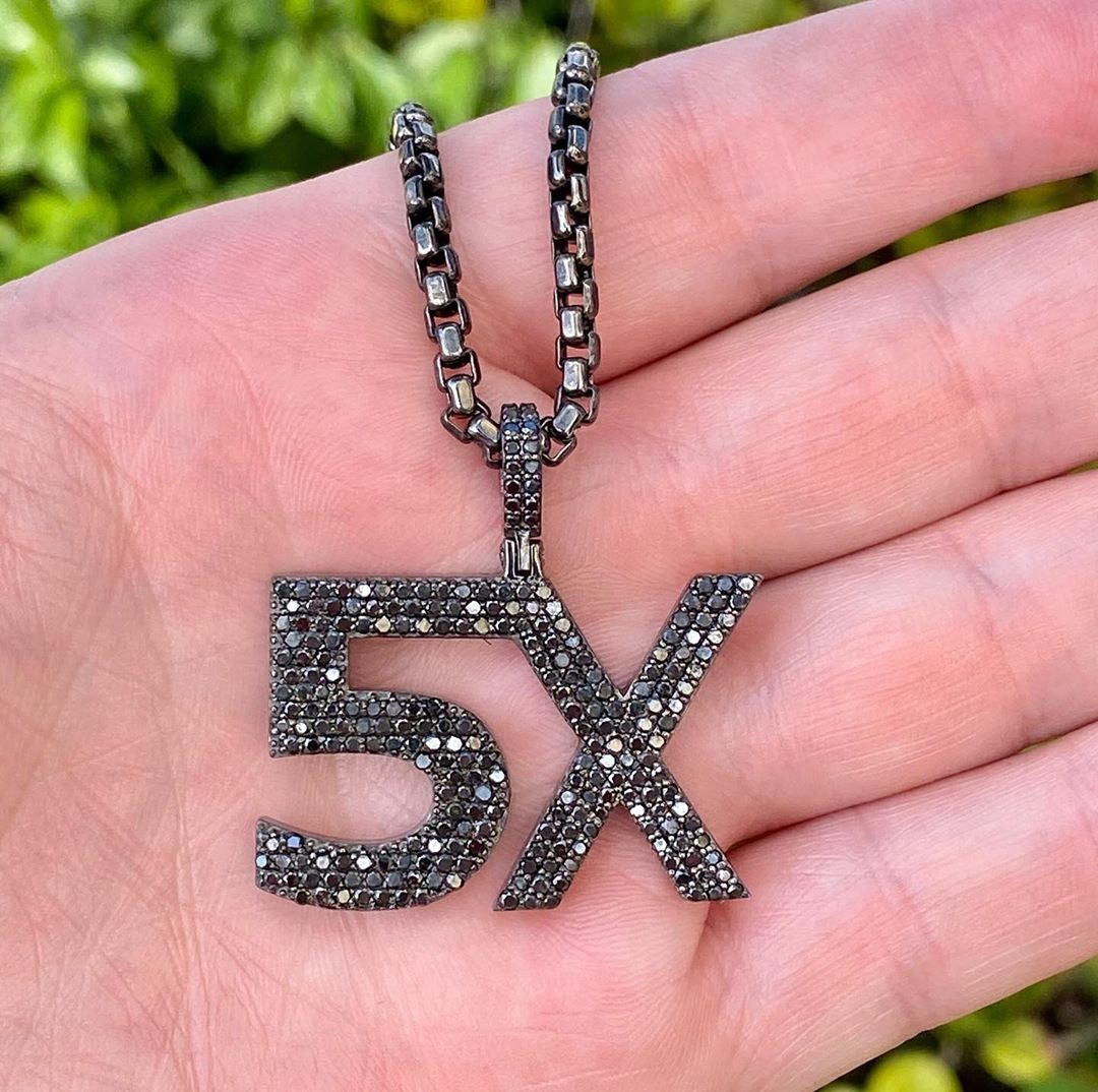 day chuyen dat do cua Billie Eilish anh 3