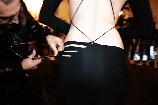 Nha thiet ke tro tai cat vay theo phong cach sexy giua pho hinh anh