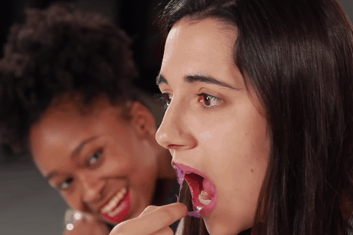 Con gai Tay kinh ngac khi thu do trang diem cua Han Quoc hinh anh