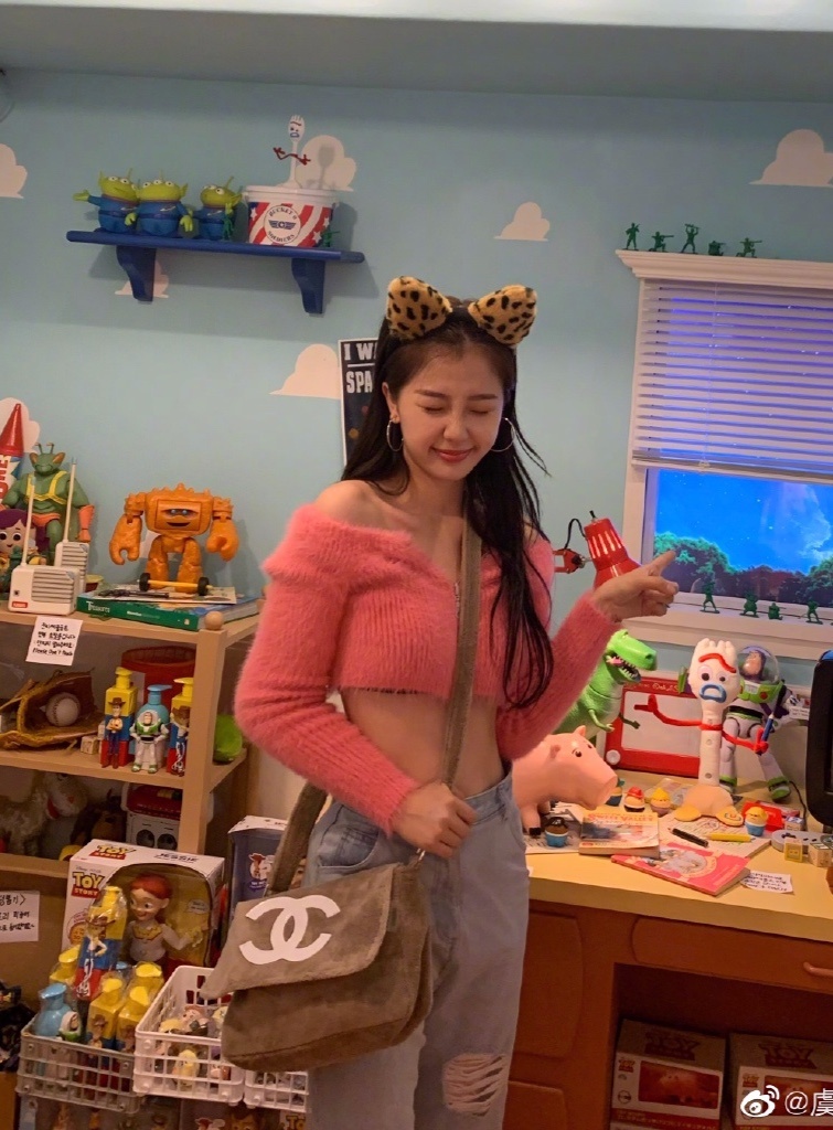 ngu thư hân mặc giống jennie ảnh 7 ngu thu han mac giong jennie anh 7