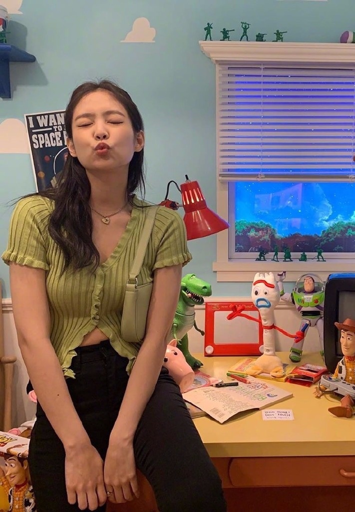 ngu thư hân mặc giống jennie ảnh 8 ngu thu han mac giong jennie anh 8