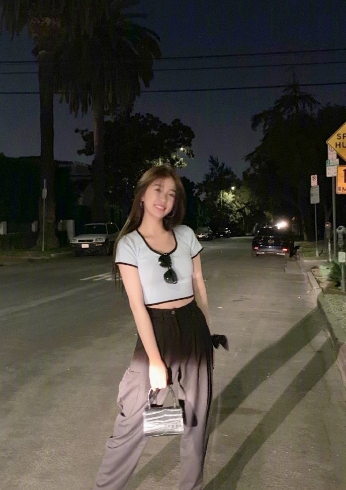 ngu thư hân mặc giống jennie ảnh 3 ngu thu han mac giong jennie anh 3