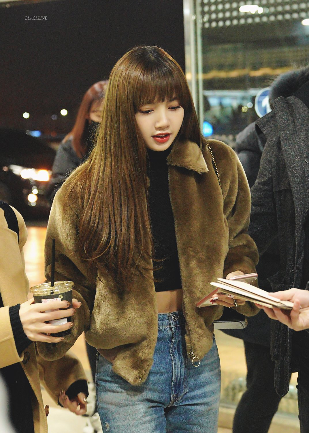 những lần Lisa trở thành biểu tượng thời trang ảnh 13 nhung lan Lisa tro thanh bieu tuong thoi trang anh 13