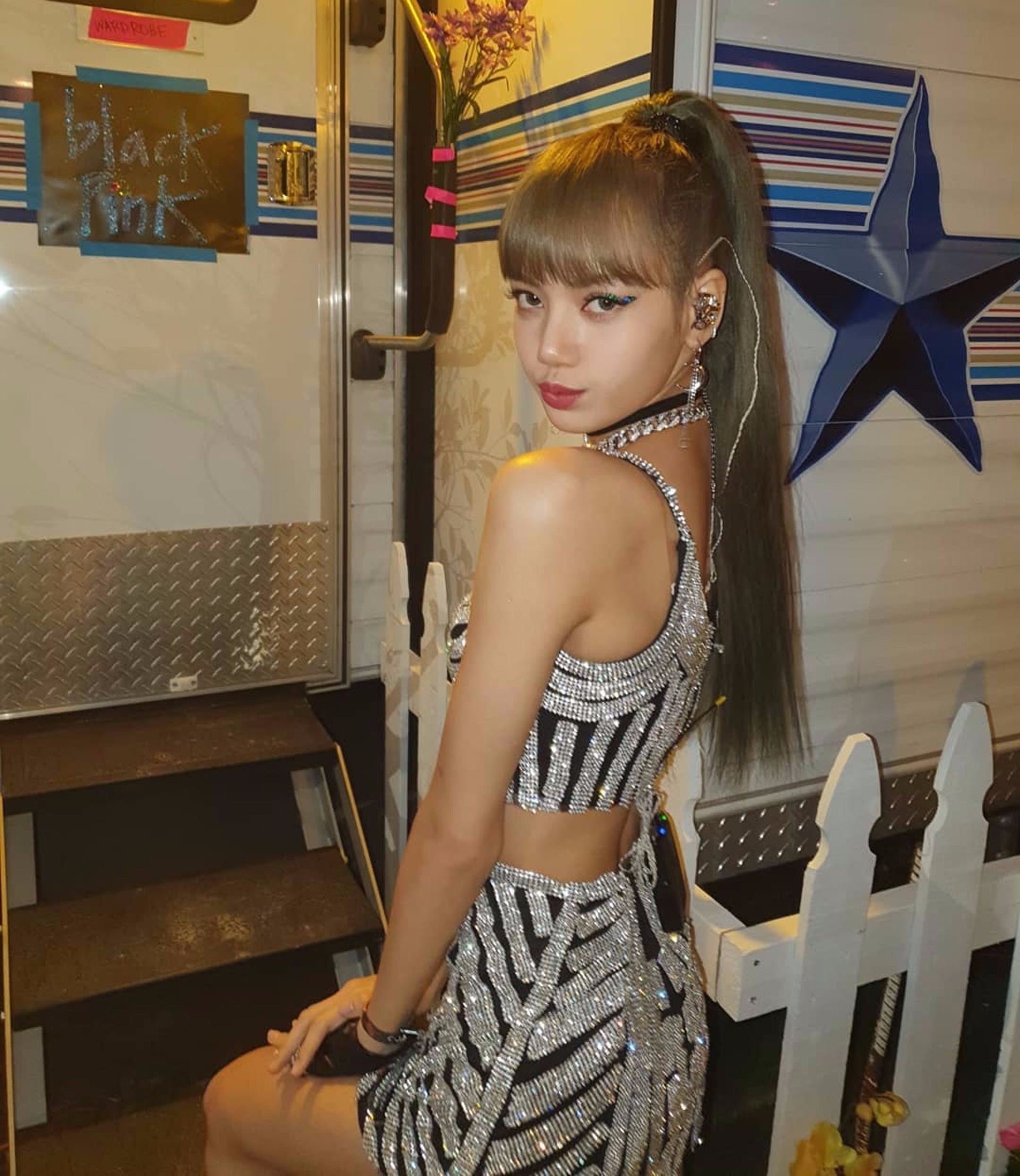 những lần Lisa trở thành biểu tượng thời trang ảnh 1 nhung lan Lisa tro thanh bieu tuong thoi trang anh 1