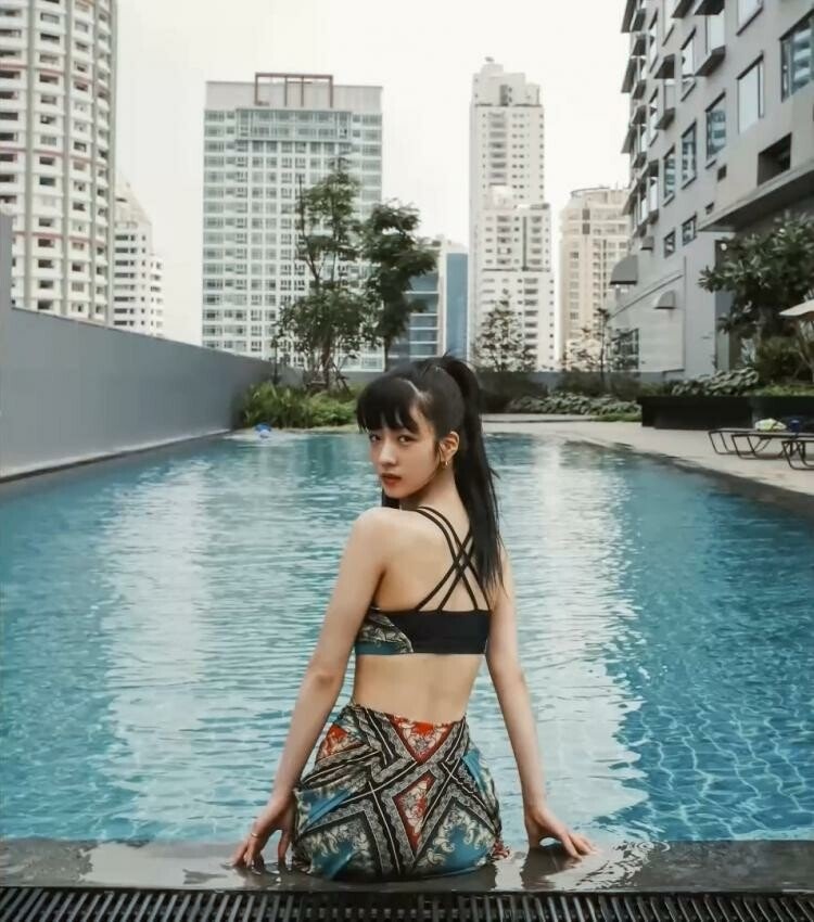 yoon bomi và shin se kyung diện trang phục sexy ảnh 11 yoon bomi va shin se kyung dien trang phuc sexy anh 11