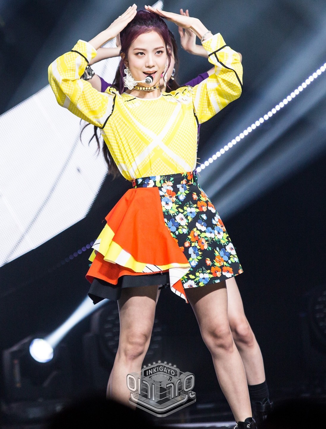 bộ đồ khó hiểu của Black Pink ảnh 9 bo do kho hieu cua Black Pink anh 9