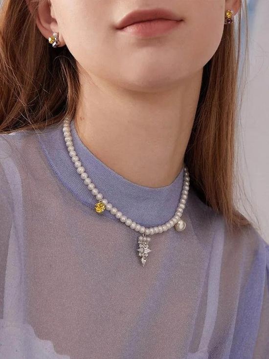 xu hướng diện phụ kiện đính ngọc trai ảnh 11 xu huong dien phu kien dinh ngoc trai anh 11