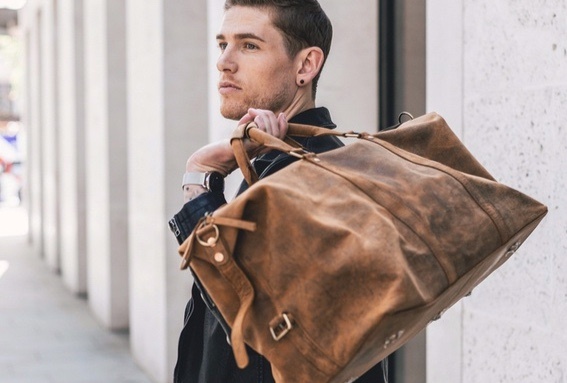 8 mau tui xach ma dan ong nen so huu hinh anh