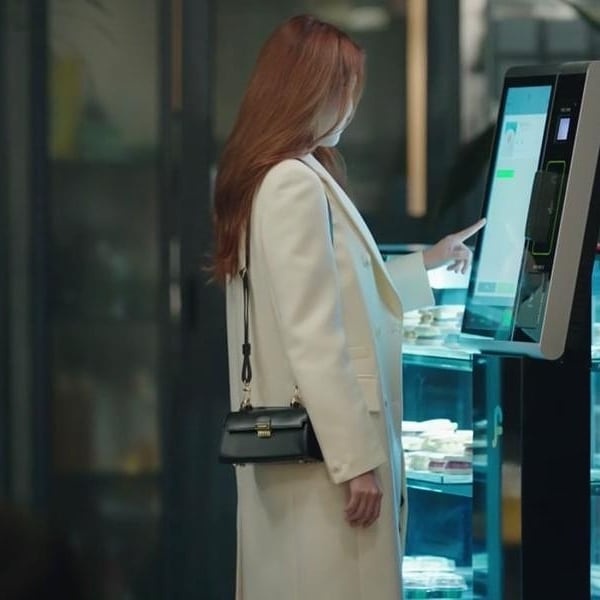 Han So Hee hay mac do don gian khi vao vai tieu tam anh 9