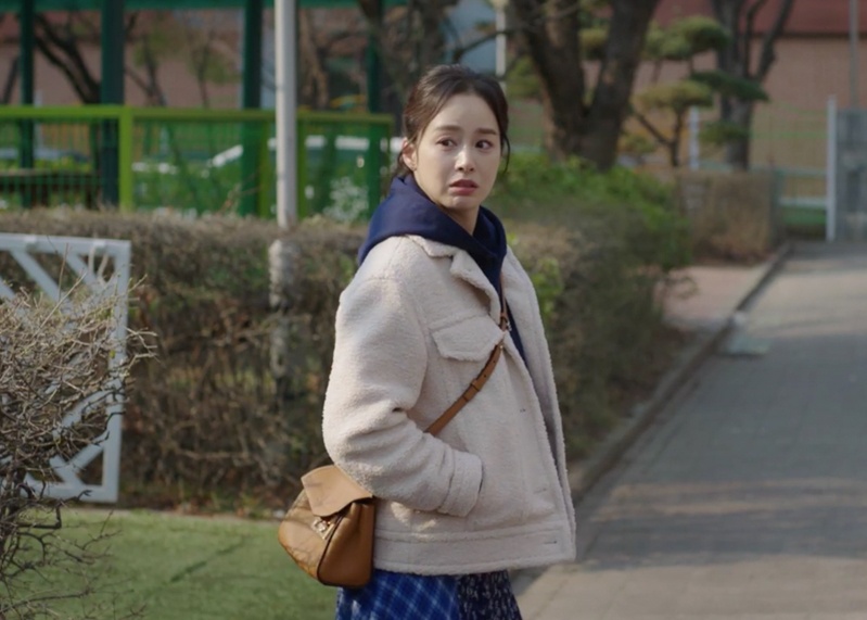 thoi trang cua kim tae hee trong phim anh 3