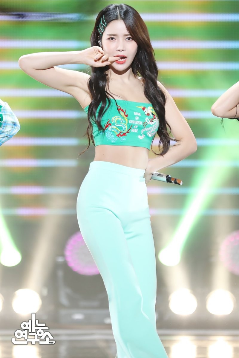 solar bị chỉ trích vì lối ăn mặc ảnh 9 solar bi chi trich vi loi an mac anh 9