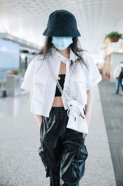 thoi trang san bay cua trinh sang anh 1