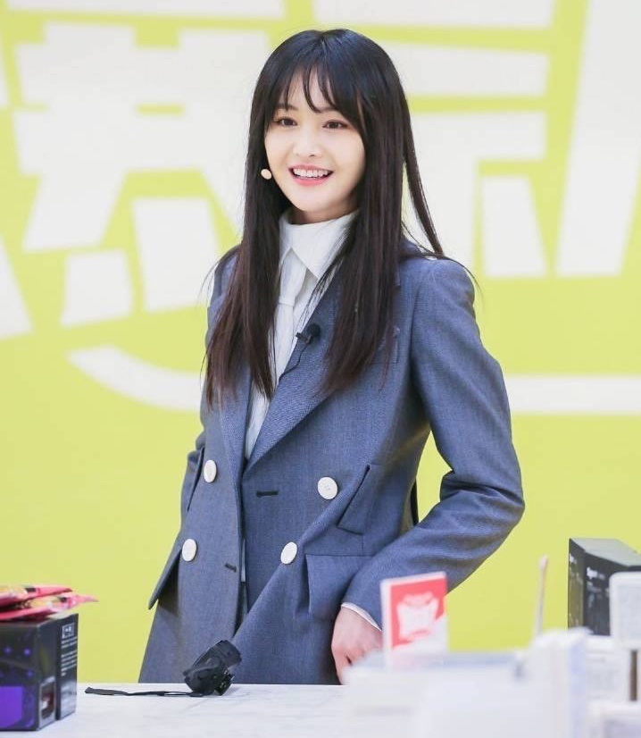 thoi trang san bay cua trinh sang anh 6