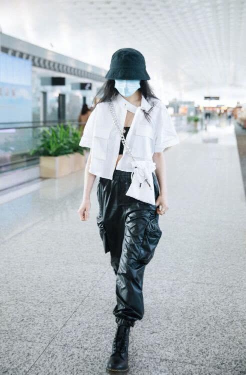 thoi trang san bay cua trinh sang anh 3