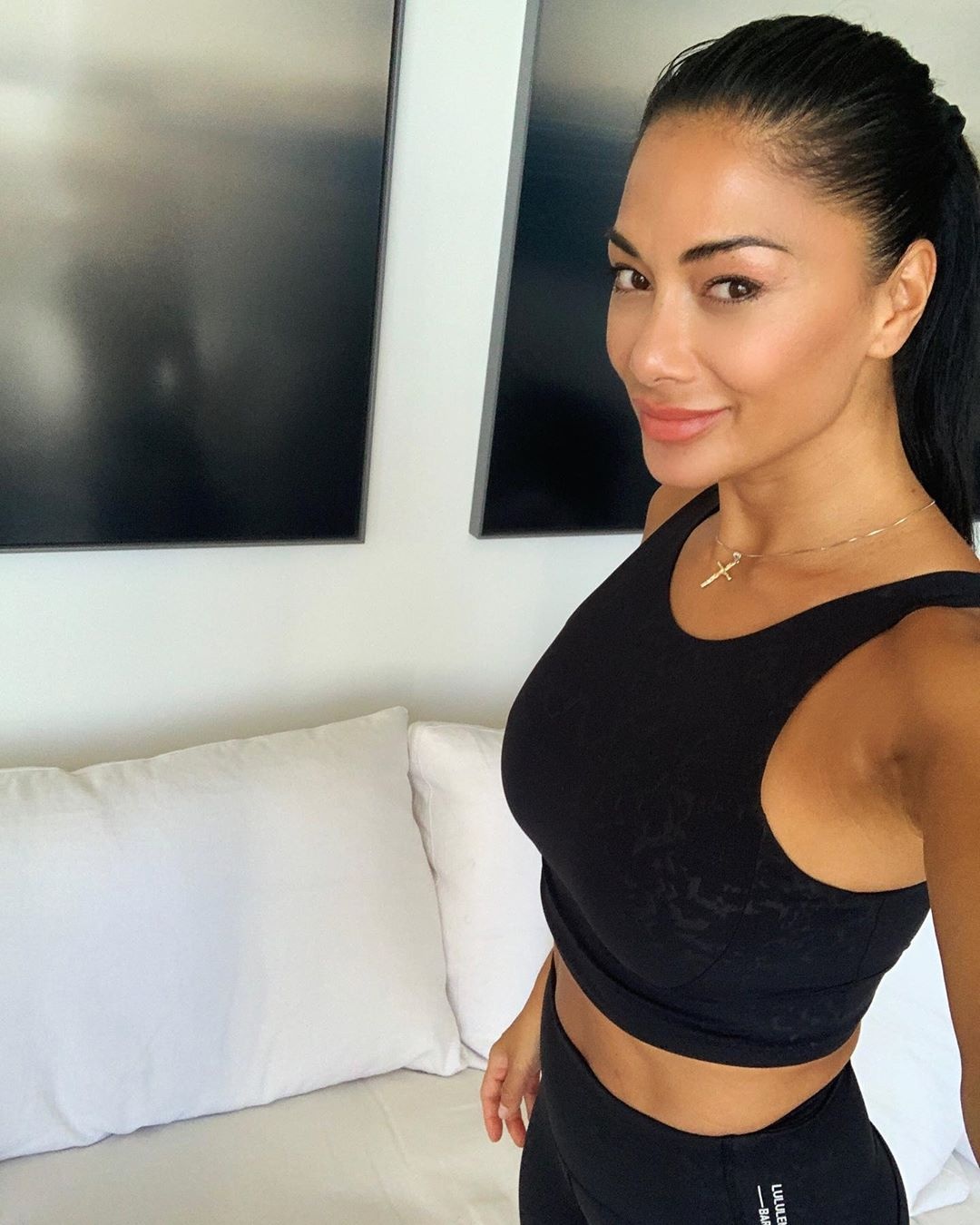 Nicole Scherzinger khoe cơ bụng ảnh 2 Nicole Scherzinger khoe co bung anh 2