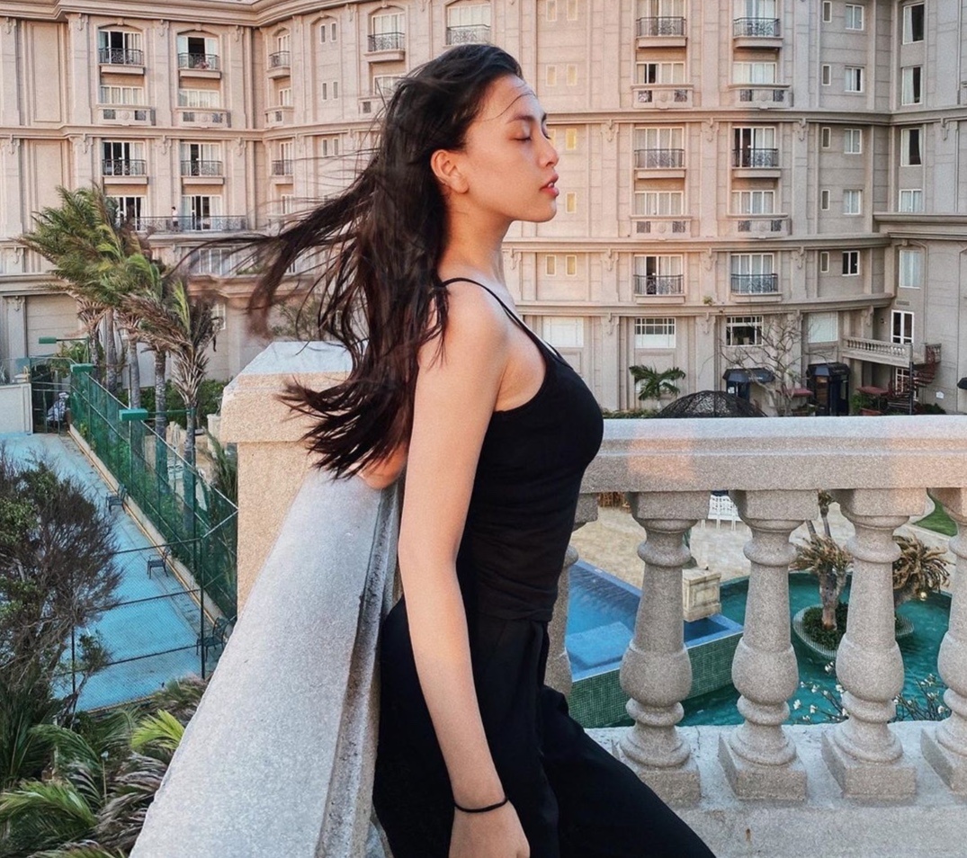 Voc dang can doi cua Tieu Vy anh 11