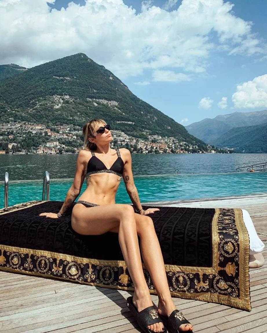 miley cyrus diện bikini ảnh 3 miley cyrus dien bikini anh 3