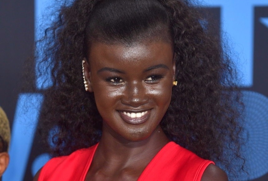 Khoudia Diop chia se ve tuoi tho bi bat nat hinh anh