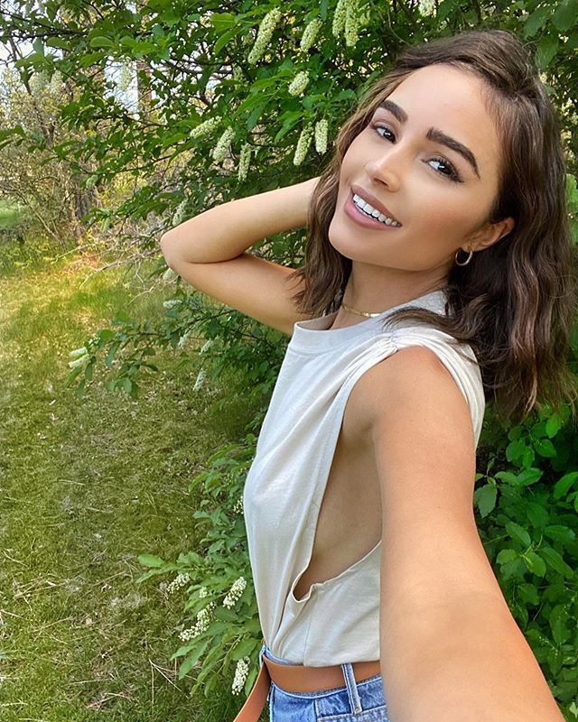 Olivia Culpo diện tank top ảnh 2 Olivia Culpo dien tank top anh 2