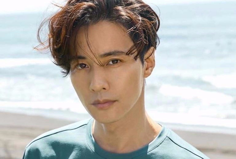 Won Bin da lam gi de da cham lao hoa o tuoi 43? hinh anh