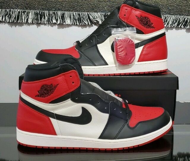 Hailey Bieber deo giay 1.700 USD anh 5