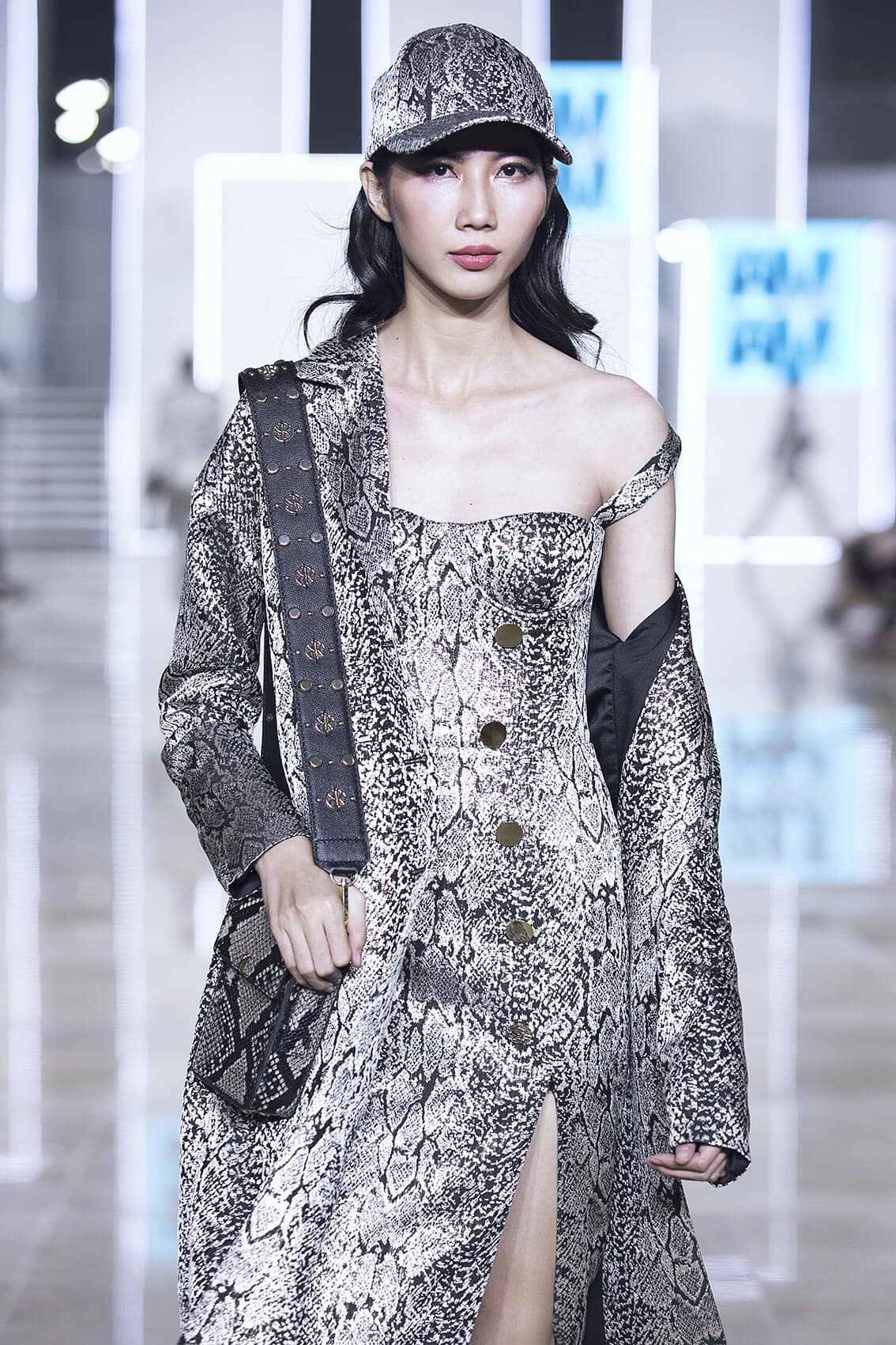 Nguoi mau Cao Ngan muon tang can anh 5