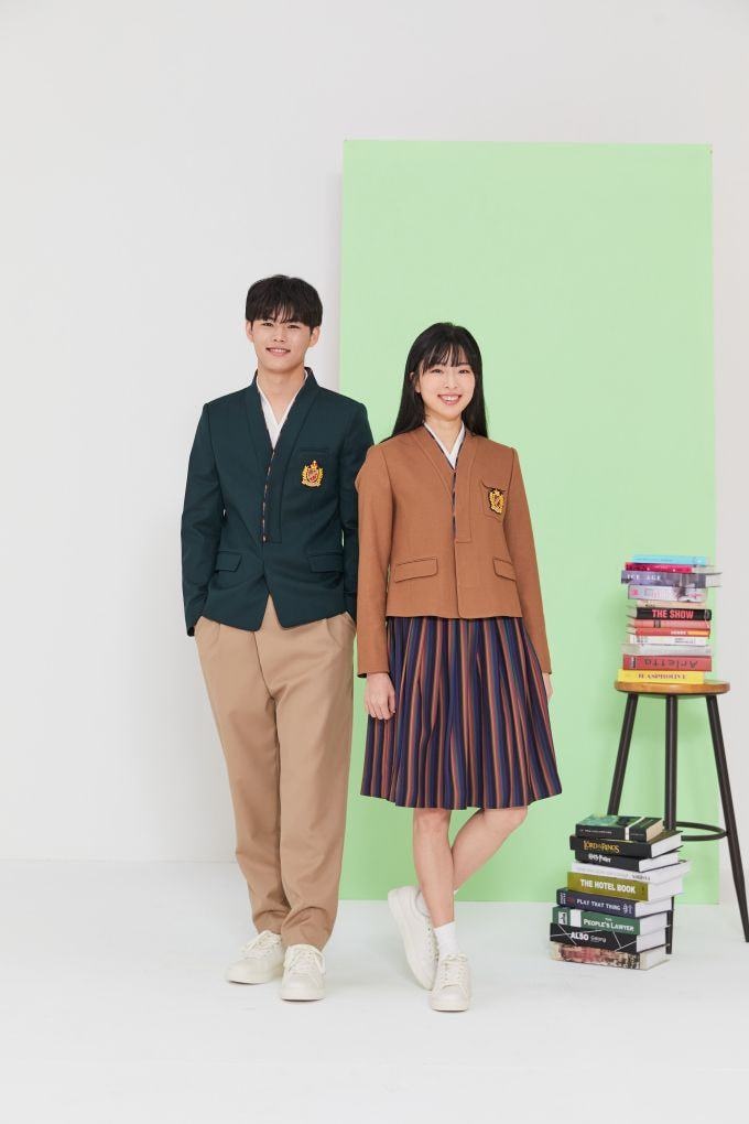 đồng phục hàn quốc gây tranh cãi ảnh 3 dong phuc han quoc gay tranh cai anh 3