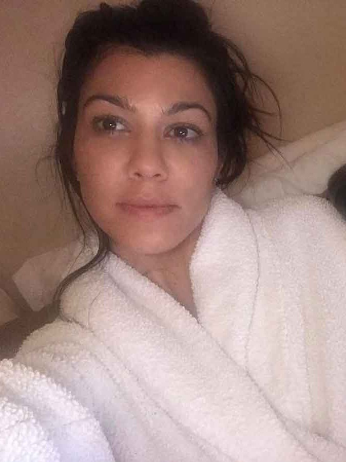 chị em nhà kardashian khoe mặt mộc ảnh 11 chi em nha kardashian khoe mat moc anh 11