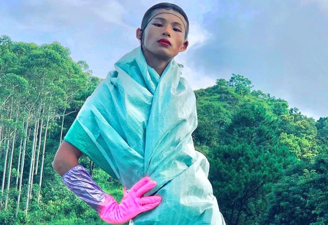 Chang trai noi tieng nho bien duong lang thanh san catwalk hinh anh