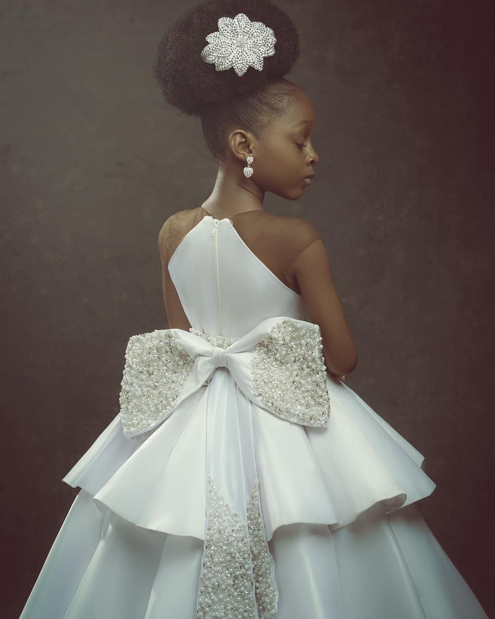 mau nhi duoc menh danh la ngoc trai den anh 11