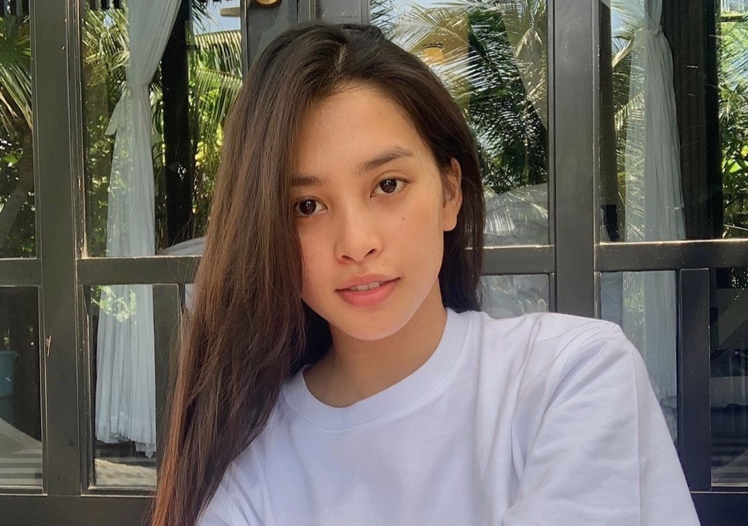 Hoa hau Tran Tieu Vy khoe anh de mat moc hinh anh