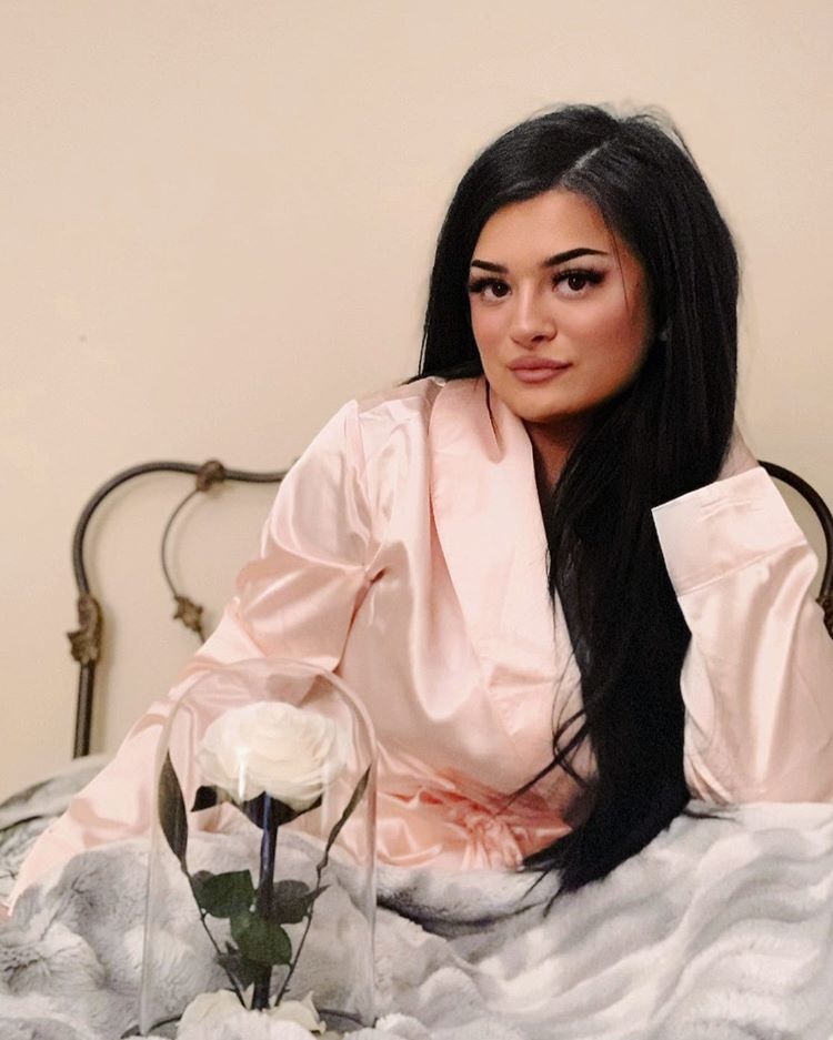 Co gai so huu guong mat giong Kylie Jenner anh 2