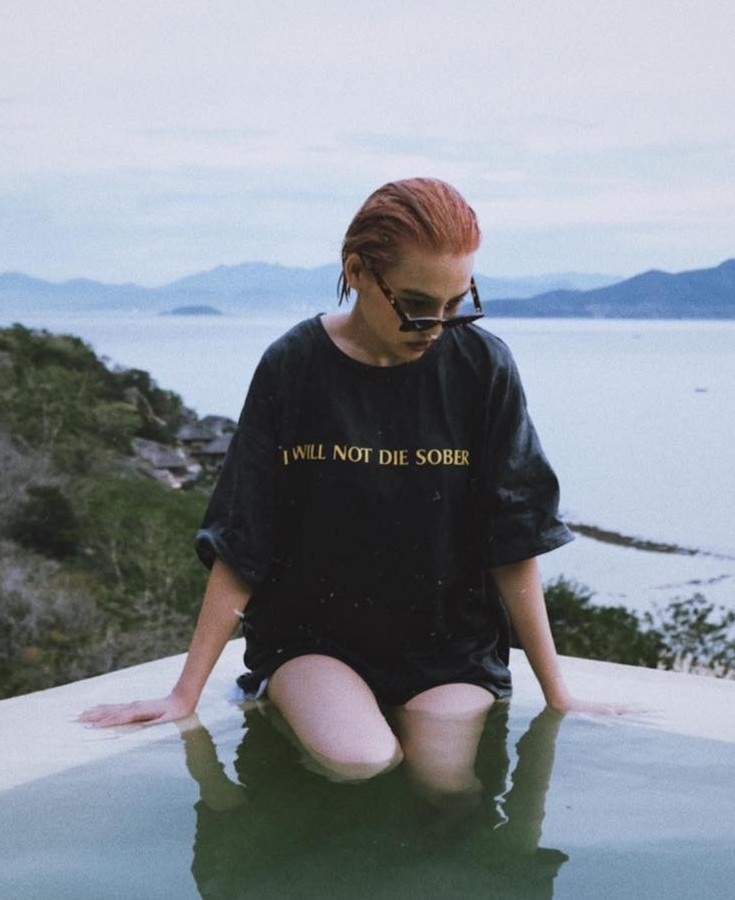 chau bui va binz mac ao doi anh 3