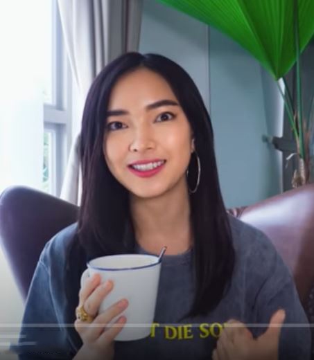 chau bui va binz mac ao doi anh 1