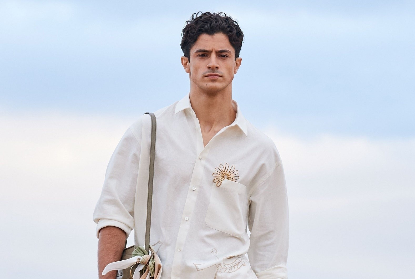 Nam gioi nen mac gi de khong bi loi mot? hinh anh